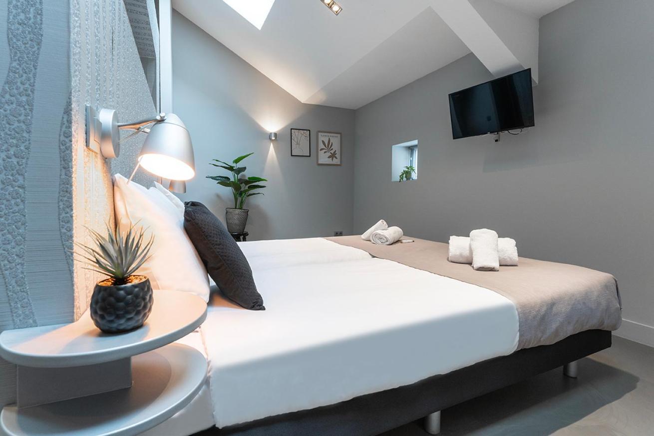 Suite With Wellness Nextdoor And Kitchen Access Oss Exteriér fotografie