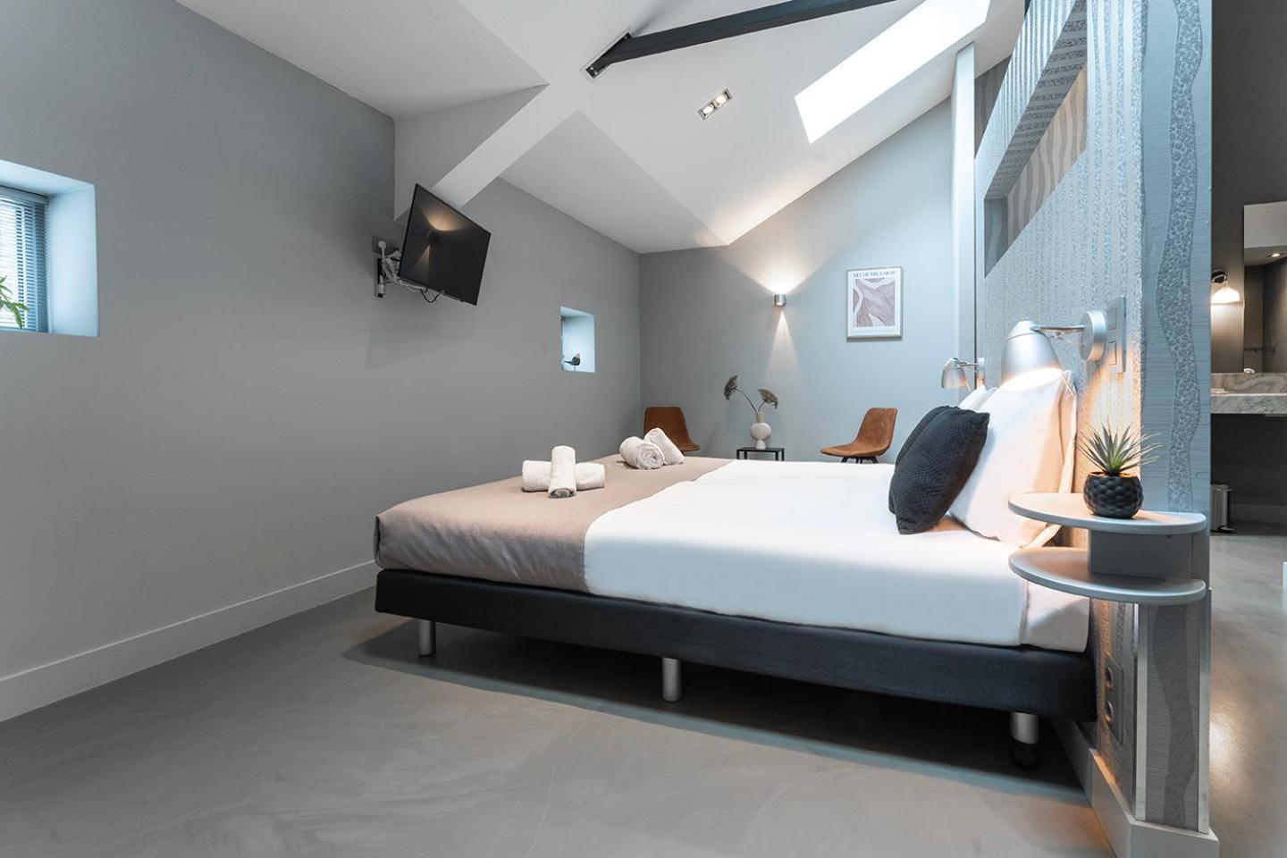 Suite With Wellness Nextdoor And Kitchen Access Oss Exteriér fotografie